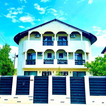 Vila Zoe Bucharestairport&Therme&Parking Otopeni Bagian luar foto